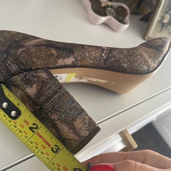 Fabulous never worn heels - Picture 7 of 7